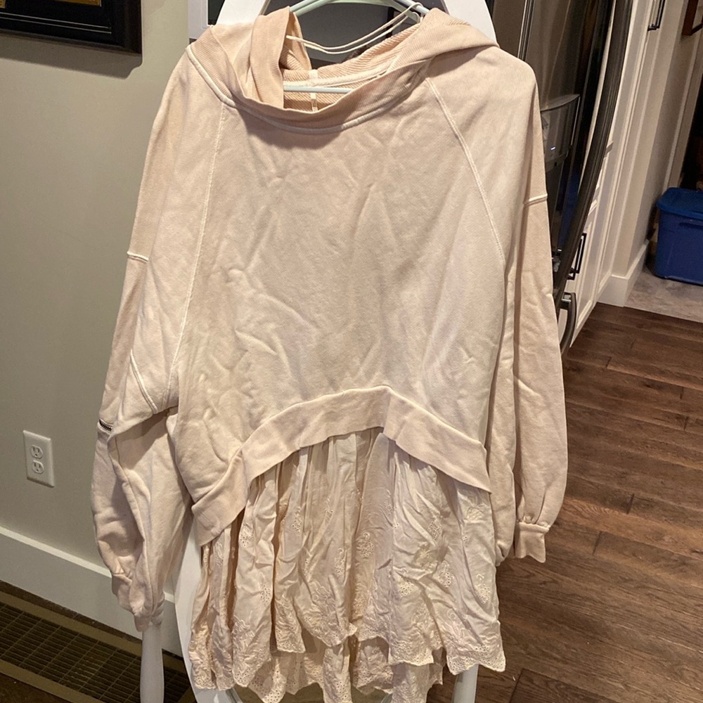 Free People cream hoodie. Women size M.
